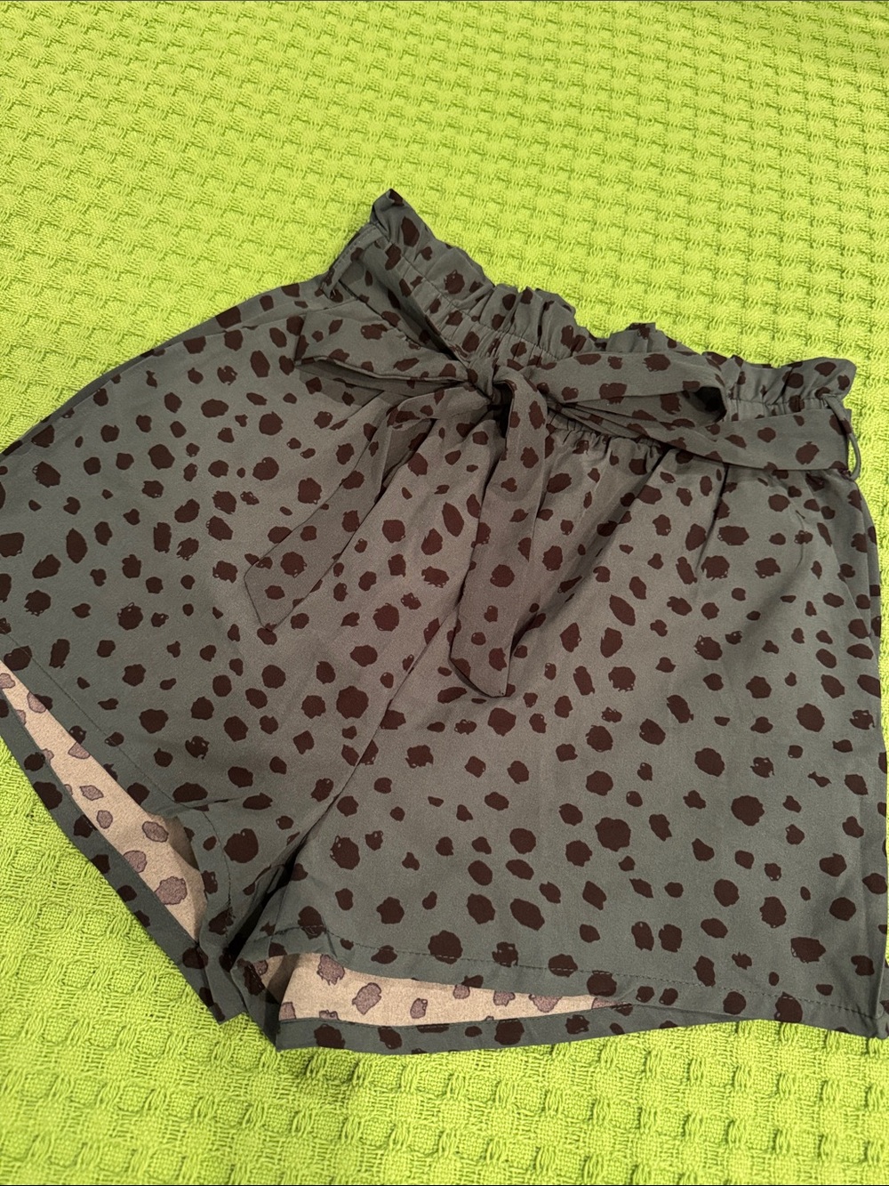 SHEIN Olive Green Polka Dot High Waist Paperbag Shorts